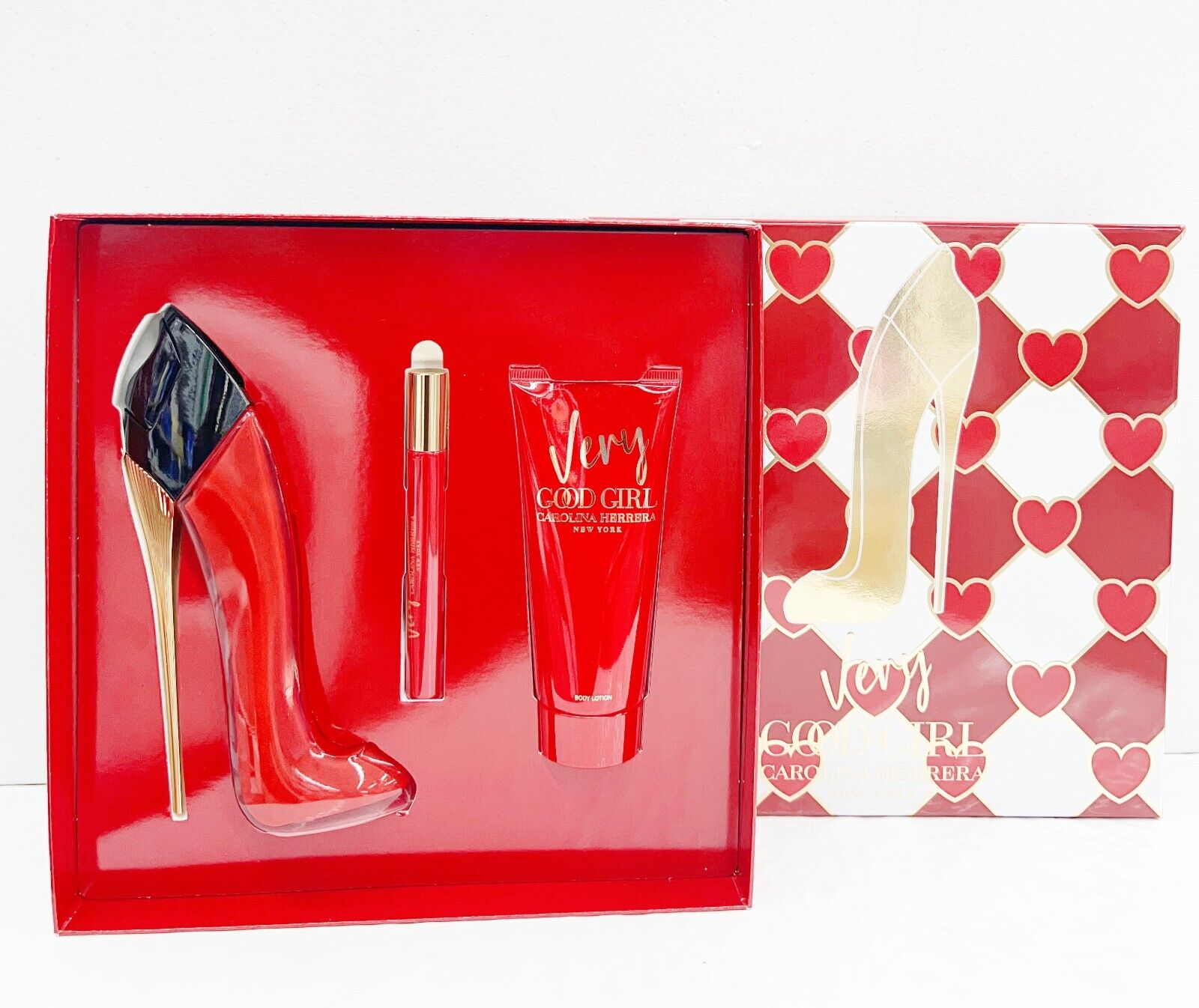 Carolina Herrera Very Good Girl Eau de Parfum 3-Piece Gift Set ($192 value)